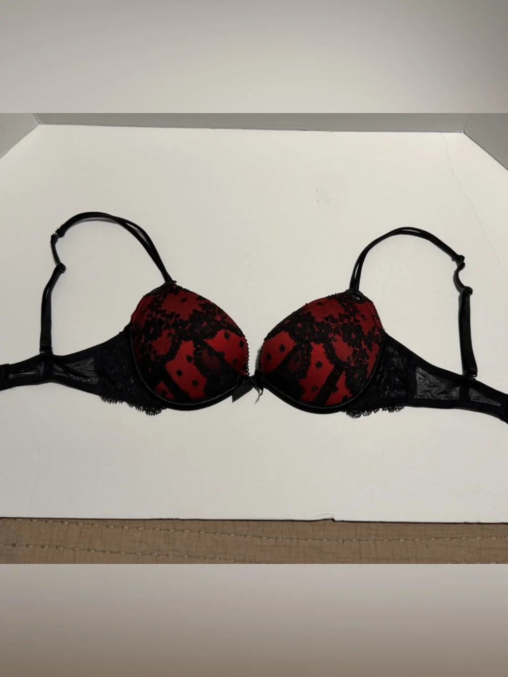 Victoria’s Secret Gorgeous Plunge Lace Bra, 32C